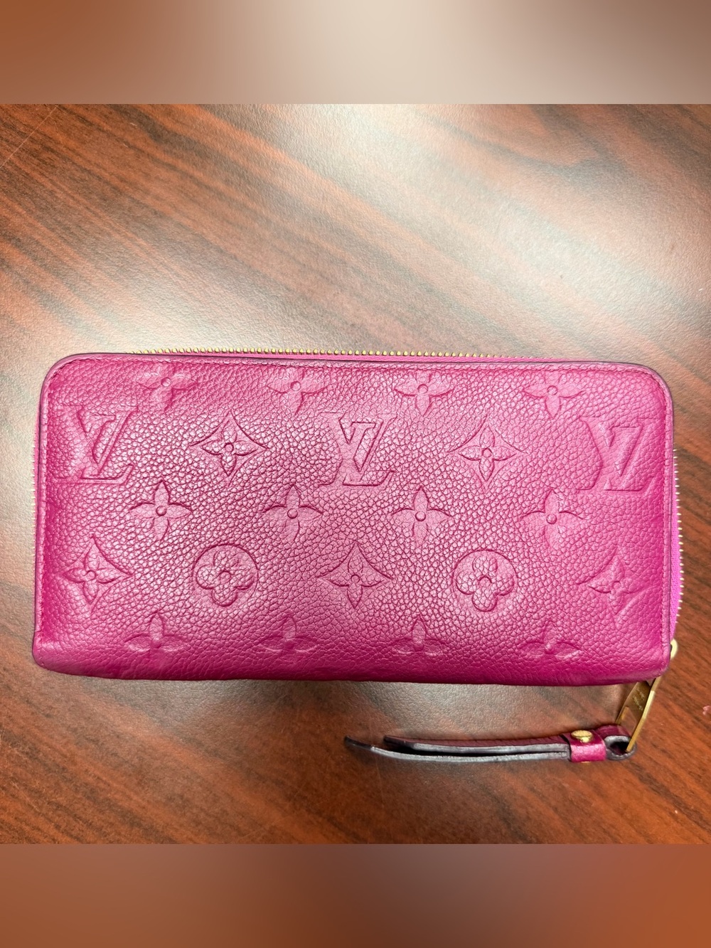Louis Vuitton Zippy Wallet
Empreinte Monogram Burgundy (dh020226e3)